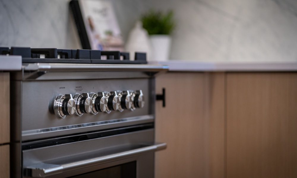 selective focus of gas range in the kitchen